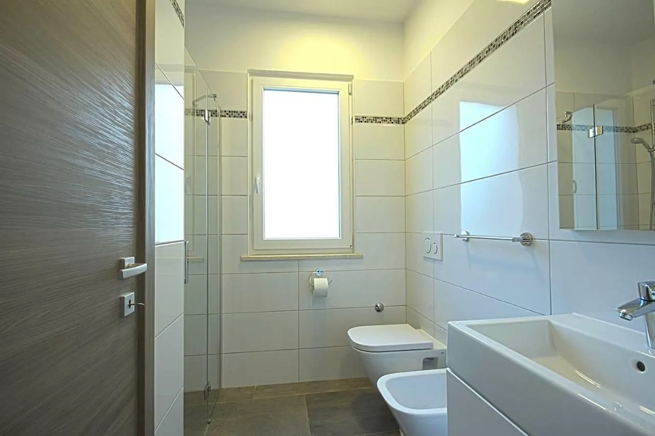 *Amazing Modern Apartment With 2 Bedrooms* Vodnjan 3*,  Croatia