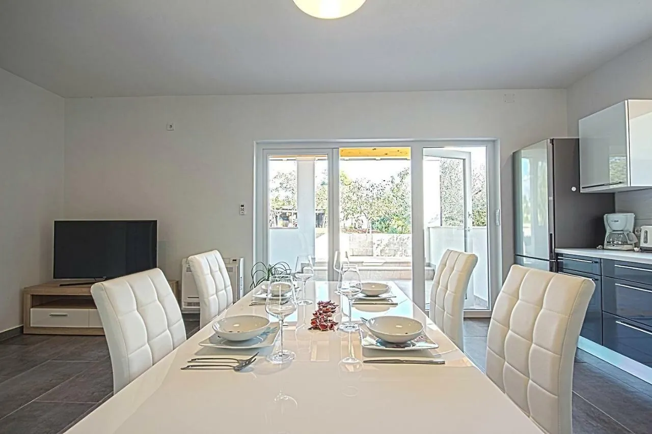*Amazing Modern Apartment With 2 Bedrooms* Vodnjan Guest house