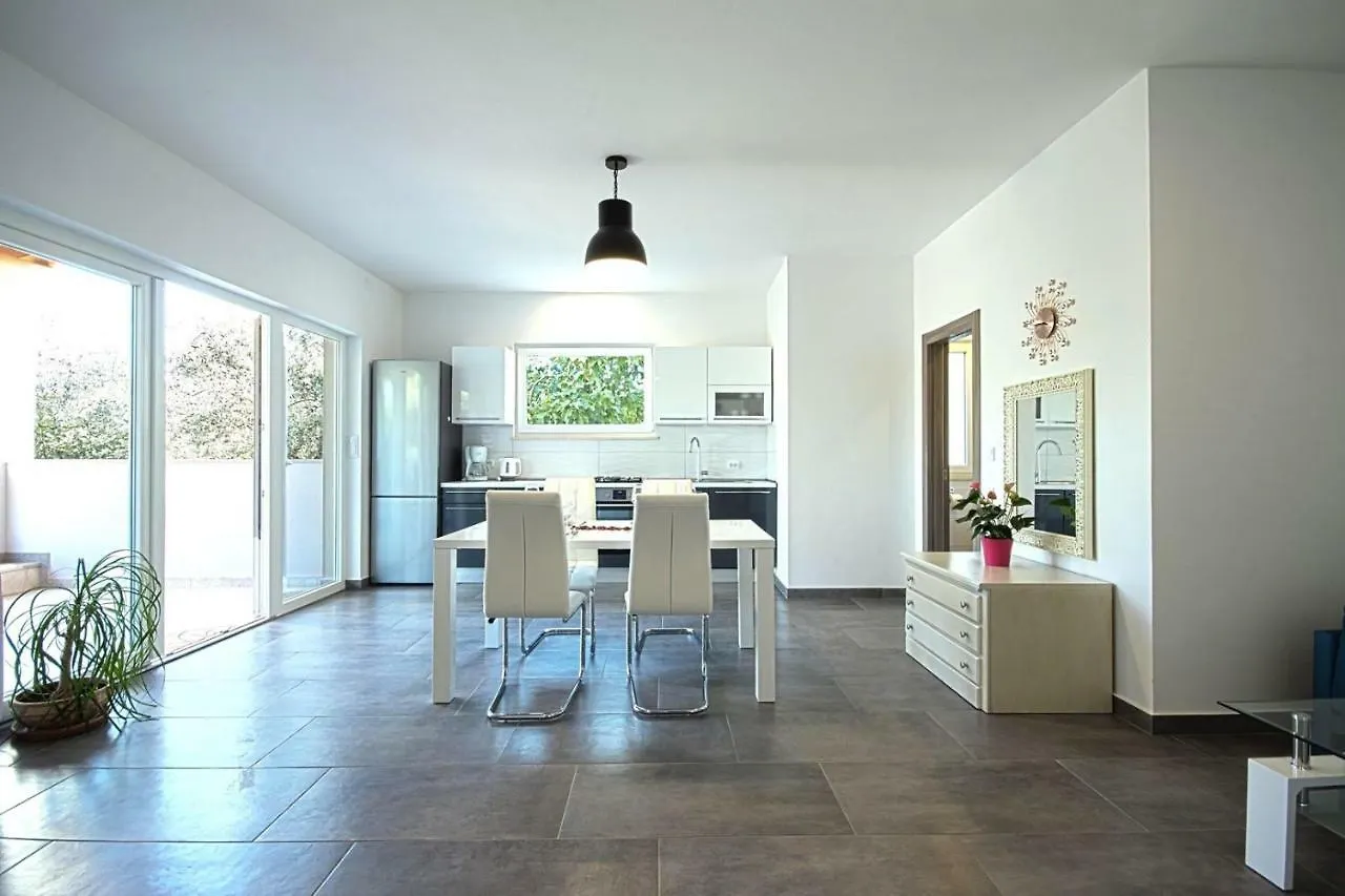 *Amazing Modern Apartment With 2 Bedrooms* Vodnjan