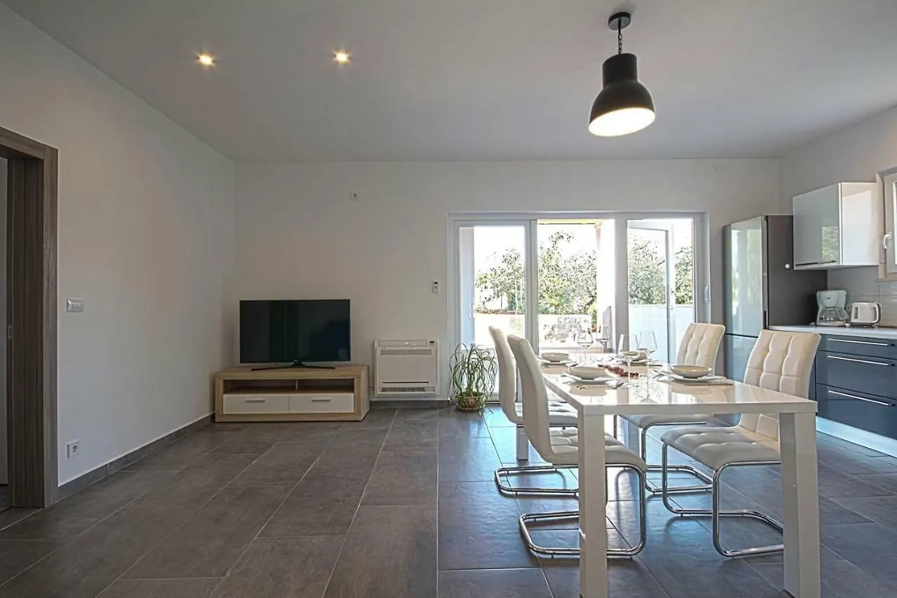 *Amazing Modern Apartment With 2 Bedrooms* Vodnjan Guest house